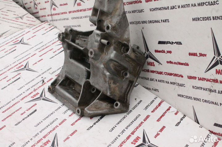 Кронштейн генератора M111 W202 Mercedes