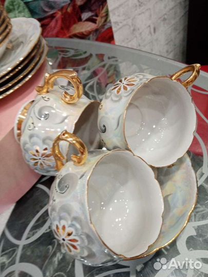 Сервизы чайные, столовые