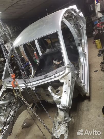 Volkswagen Polo 1.6 МТ, 2011, битый, 192 000 км