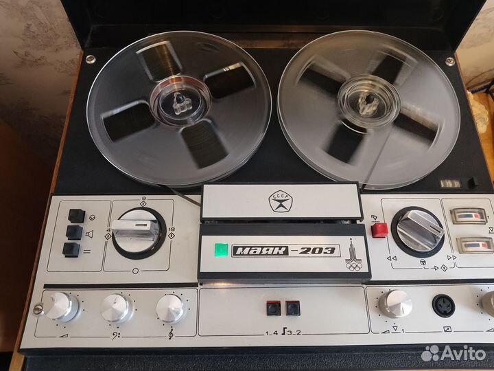 Продам магнитофон Маяк-203 стерео