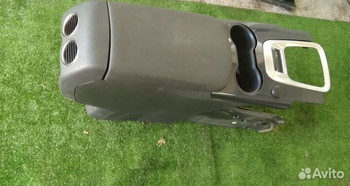 Подлокотник Peugeot 3008 2010-2016