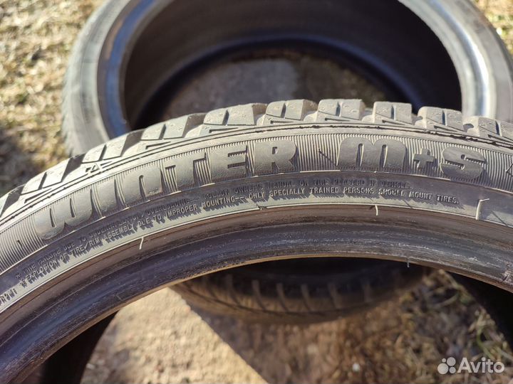 Goodyear UltraGrip 225/40 R18 92V