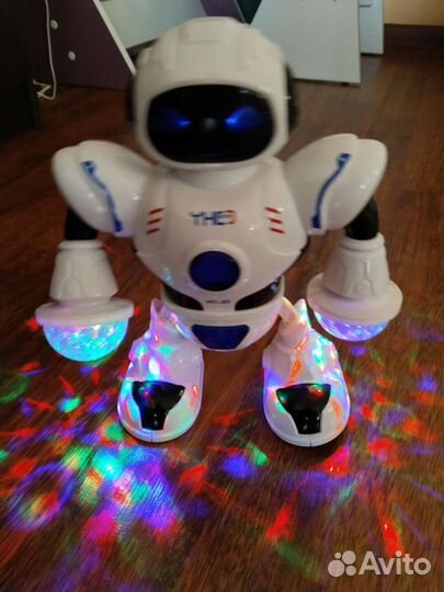 Робот игрушка