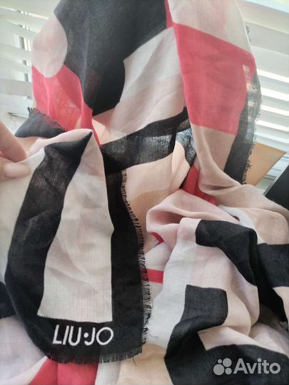 Палантин liu jo