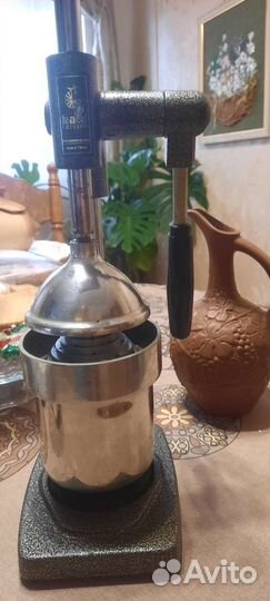 Соковыжималка пресс для граната и цитрусовых