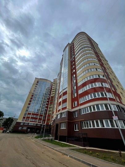 2-к. квартира, 70 м², 3/17 эт.