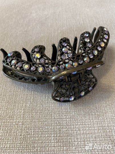 Заколка для волос со стразами