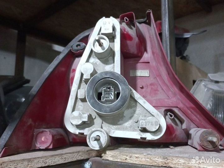 Фонарь задний правый Ford Focus 2001-2007