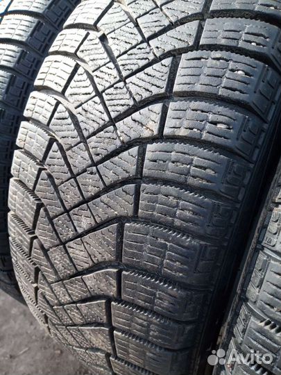 Pirelli Winter Ice Zero 205/50 R17