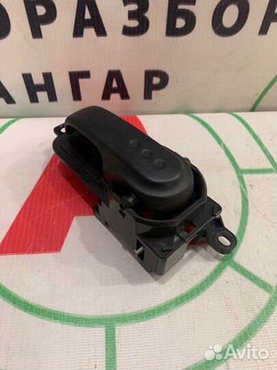 Ручка двери внутренняя левая Nissan Note E11 (1.4)