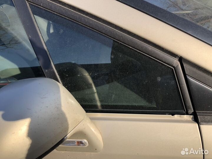 Форточки передние Citroen C4 1