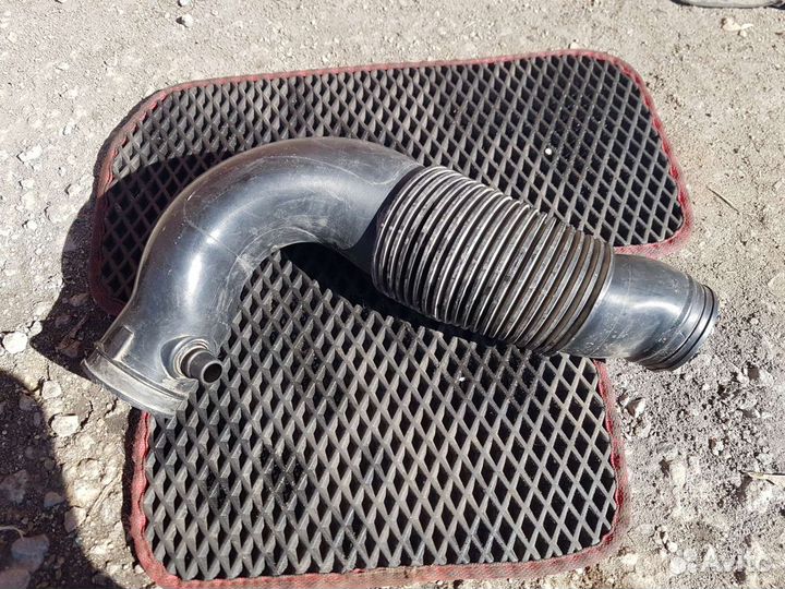 Патрубок воздушный peugeot 206