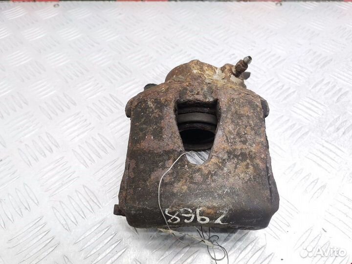 Суппорт передний левый Volkswagen Golf 4 2006