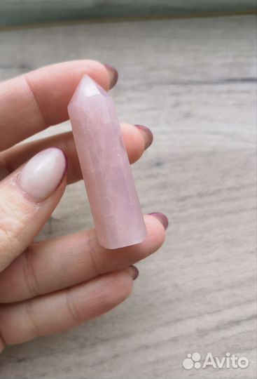 Кристалл камень кварц розовый