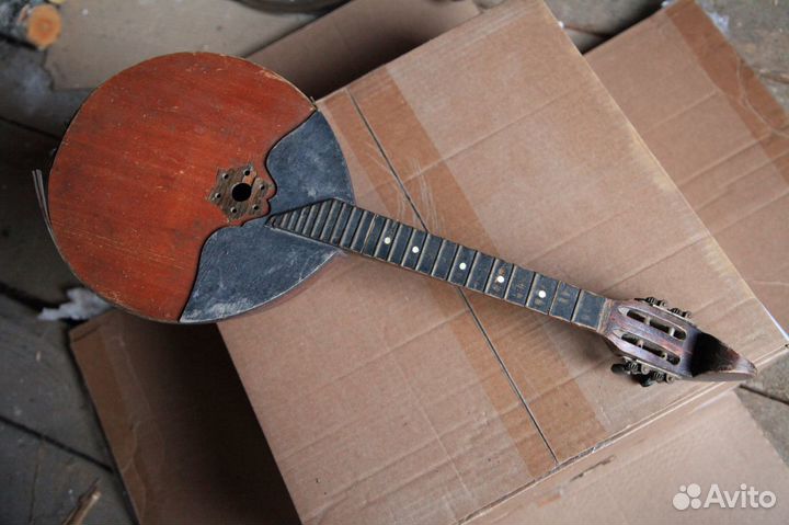 Домра старинная