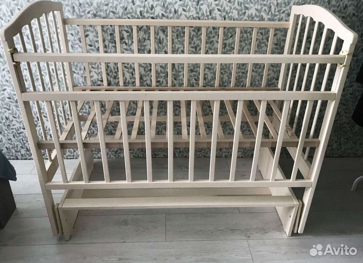 Кроватка для новорожденных