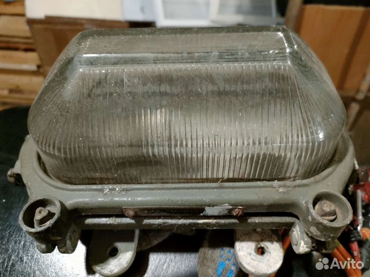 Светильник судовой