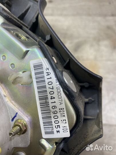 Подушка безопасности в рулевое колесо Mazda Famili