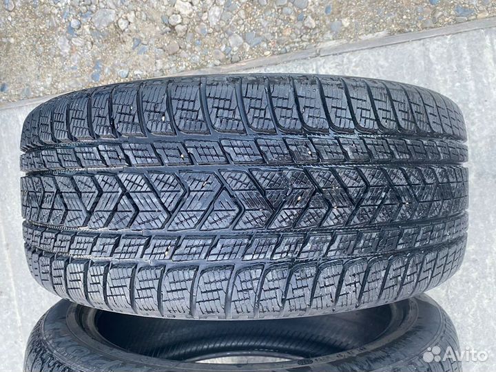 Pirelli Scorpion Winter 285/40 R22