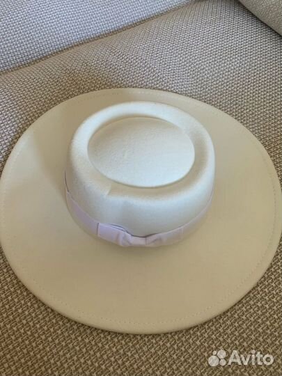 Шляпа женская белая