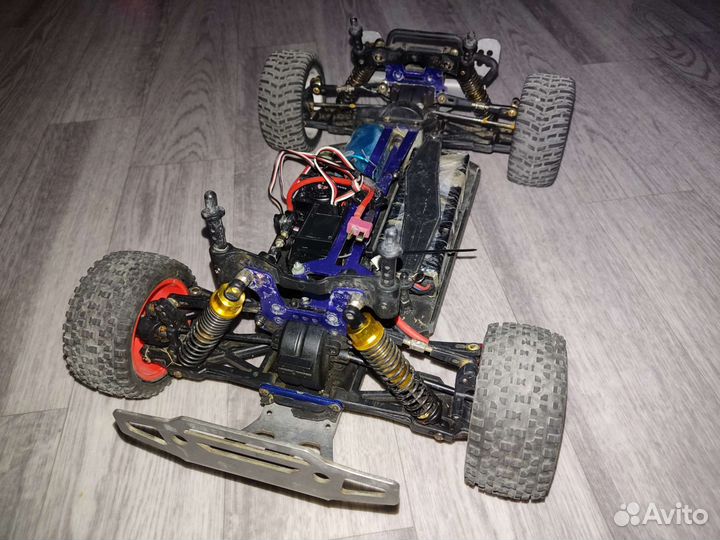 Радиоуправляемая машина 1 10