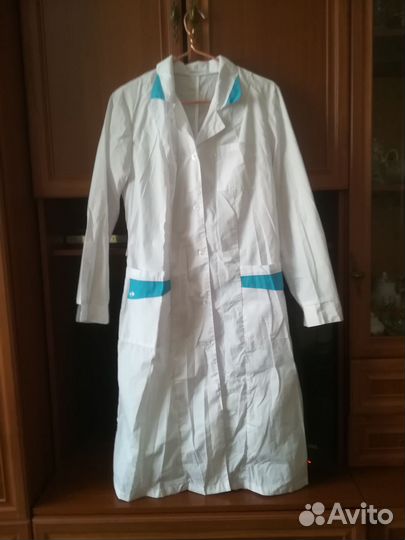 Женский медицинский халат