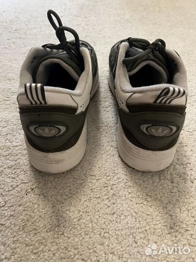 Кроссовки adidas