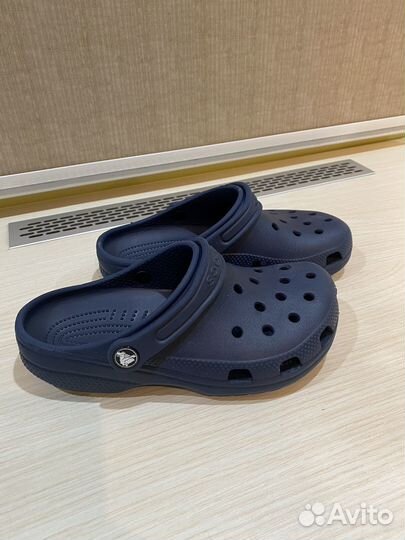 Шлепки crocs подростковые