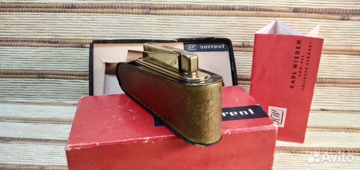 Винтажная бензиновая зажигалка