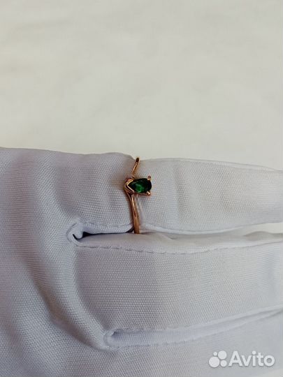 Золотое кольцо с фианитами