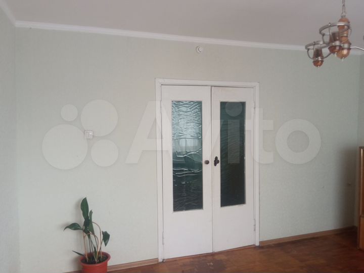 2-к. квартира, 54 м², 1/10 эт.