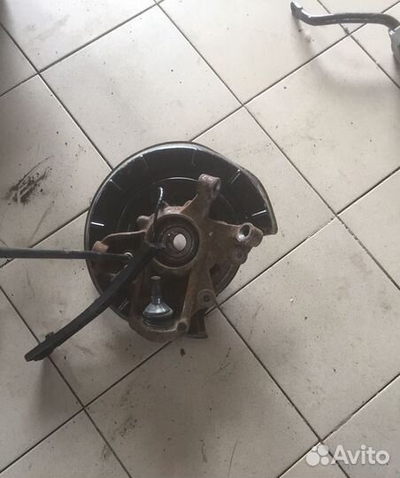 Mercedes w 164 ml 320 Кулак задний