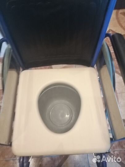 Инвалидное кресло -коляска складное с горшком