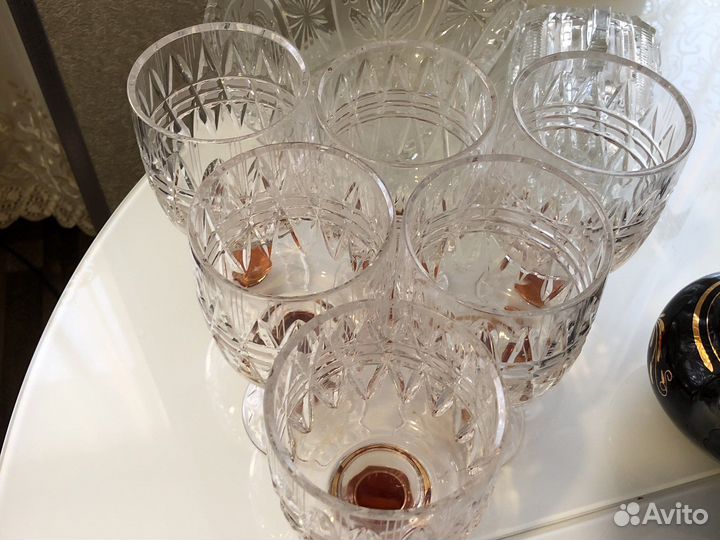 Хрустальные бокалы и рюмки