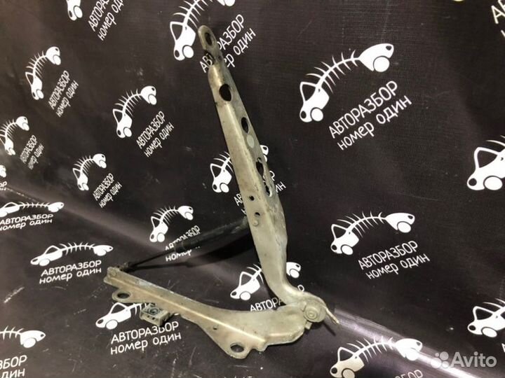 Петля капота левая Volvo S60 2.5L B5254T2 2003