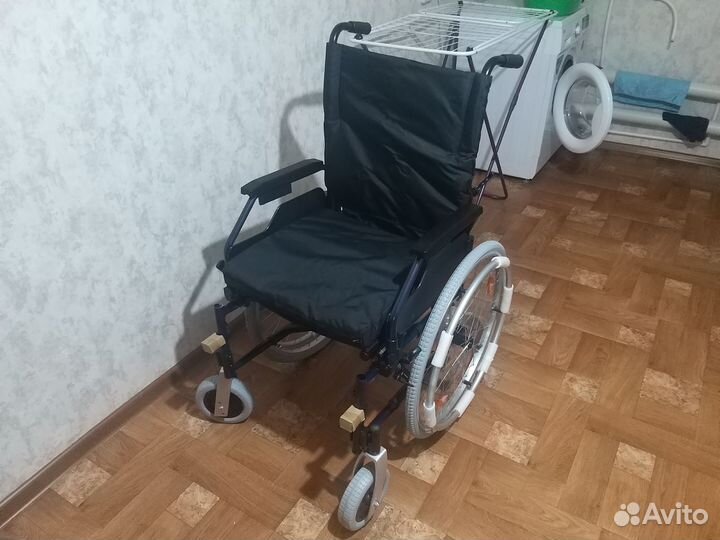 Кресло коляска для инвалидов
