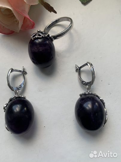 Очень красивый комплект с аметистом 18,5 р