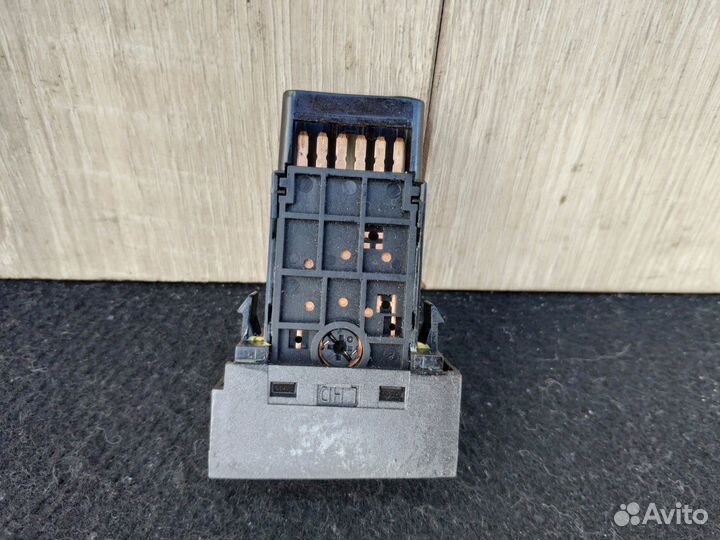 Кнопка заднего дворника Hyundai Elantra j3 xd