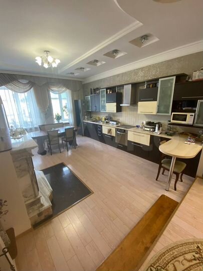 4-к. квартира, 147,5 м², 2/2 эт.