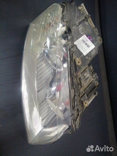 Фара передняя правая Audi A8 4E D3