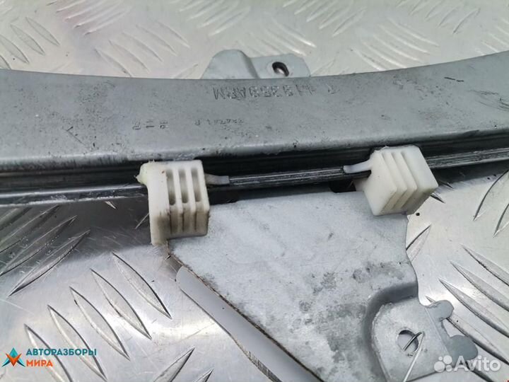 Стеклоподъемник передний правый Renault Twingo