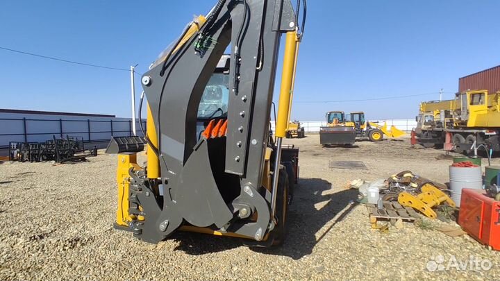 Экскаватор-погрузчик CASE 695SM, 2023