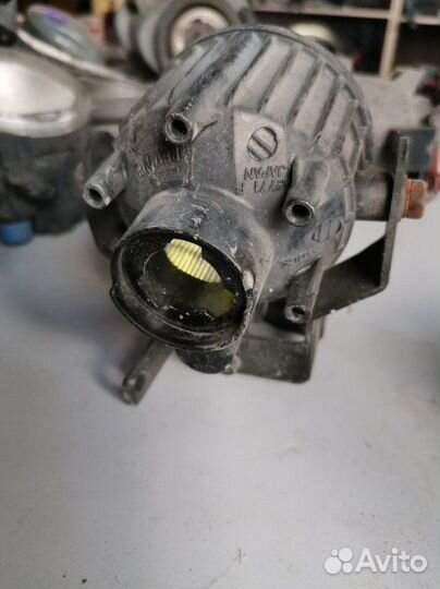 Фара противотуманная левая Nissan March AK12