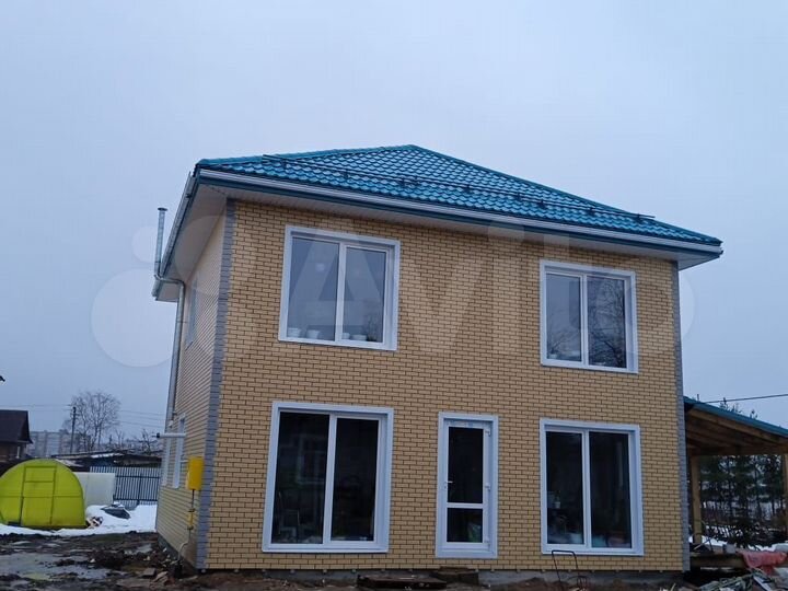 Коттедж 165 м² на участке 10 сот.