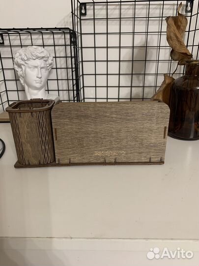 Органайзер настольный деревянный с календарем