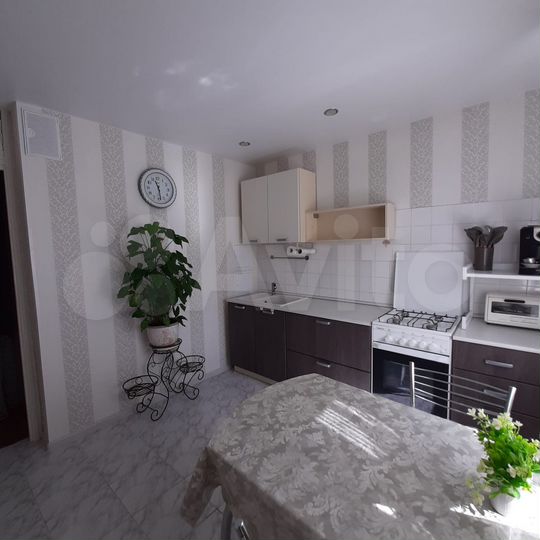 2-к. квартира, 53 м², 3/9 эт.