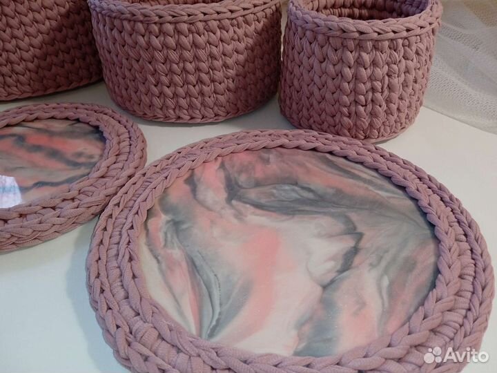 Набор вязаных интерьерных шкатулок