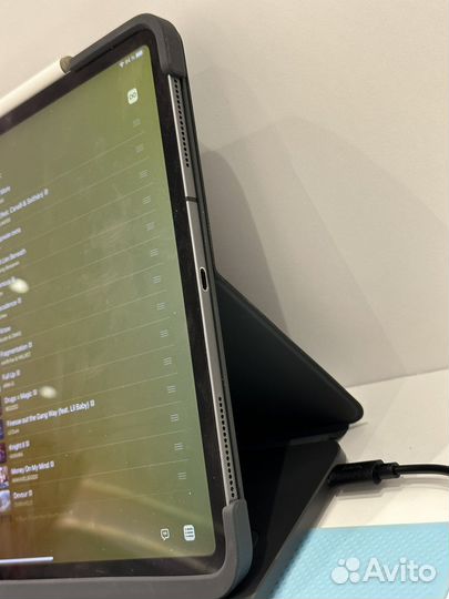 Клавиатура iPad Pro 12.9 Logitech Slim Folio Pro