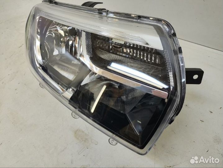 Фара правая Renault Logan 2 2018