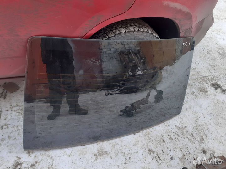 Стекло заднее Ford Focus 1